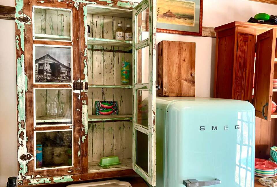 Charming 1910 Tybee Beach Cottage - Tybee Island, Georgia