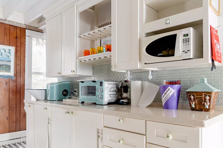 Charming 1910 Tybee Beach Cottage - Tybee Island, Georgia