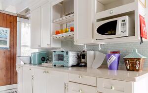 Charming 1910 Tybee Beach Cottage - Tybee Island, Georgia