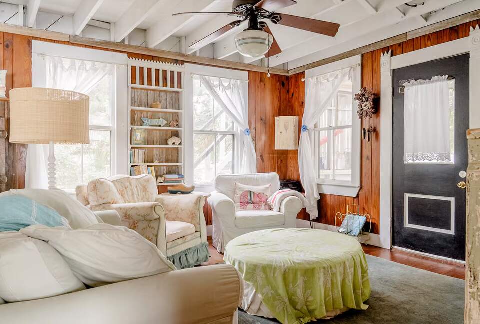 Charming 1910 Tybee Beach Cottage - Tybee Island, Georgia