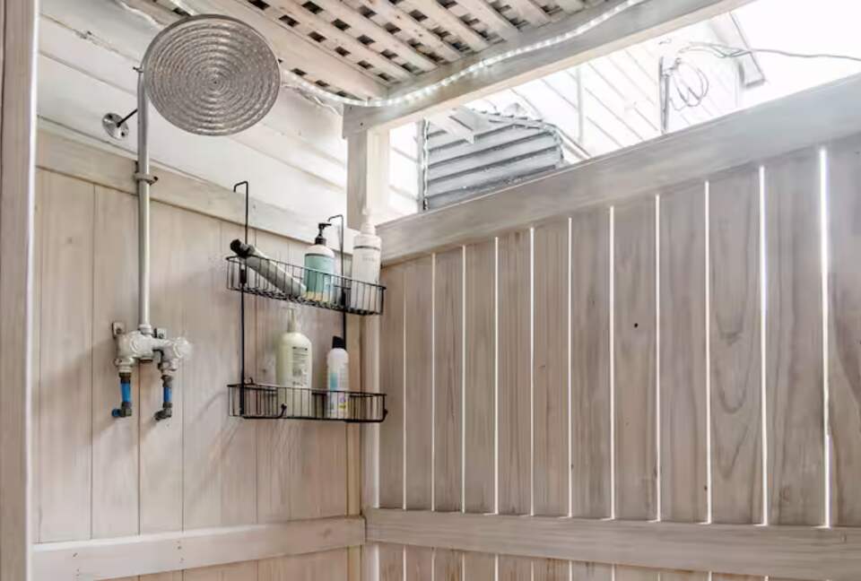 Charming 1910 Tybee Beach Cottage - Tybee Island, Georgia