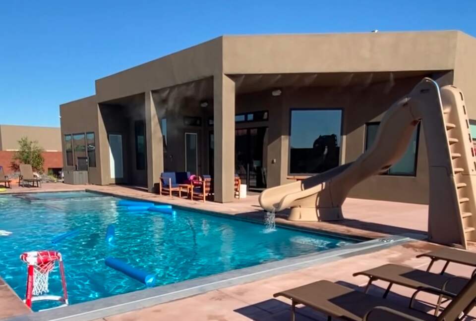 Cozy Red Rock Getaway with Outdoor Living - Ivins, Utah