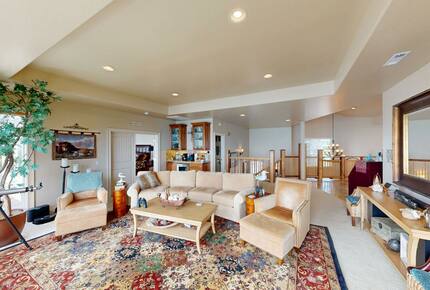 Rocky Waves Ocean Front Luxury Retreat - Brookings, Oregon