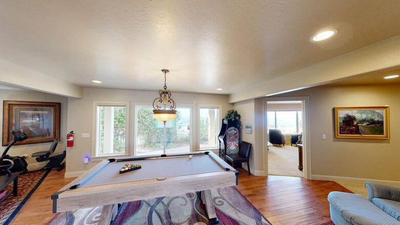 Rocky Waves Ocean Front Luxury Retreat - Brookings, Oregon