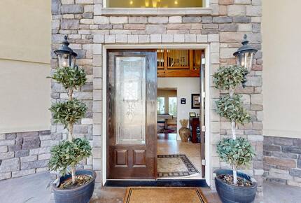 Rocky Waves Ocean Front Luxury Retreat - Brookings, Oregon