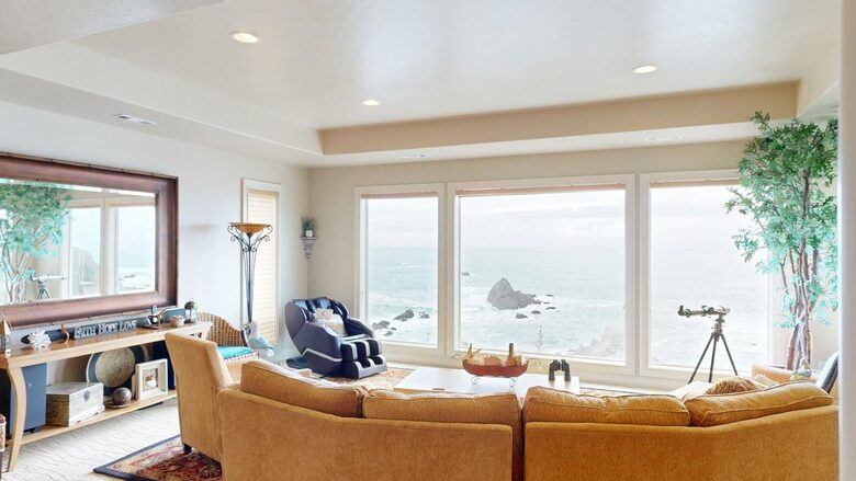 Rocky Waves Ocean Front Luxury Retreat - Brookings, Oregon