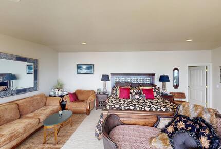 Rocky Waves Ocean Front Luxury Retreat - Brookings, Oregon