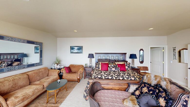 Rocky Waves Ocean Front Luxury Retreat - Brookings, Oregon