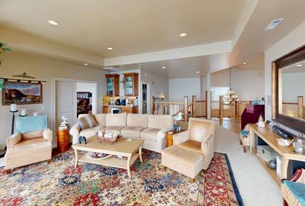 Rocky Waves Ocean Front Luxury Retreat - Brookings, Oregon