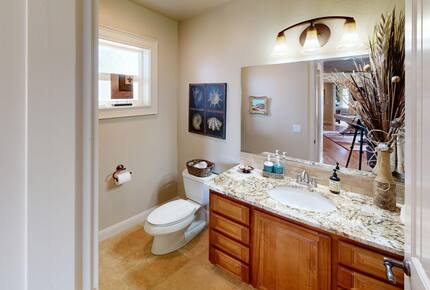 Rocky Waves Ocean Front Luxury Retreat - Brookings, Oregon