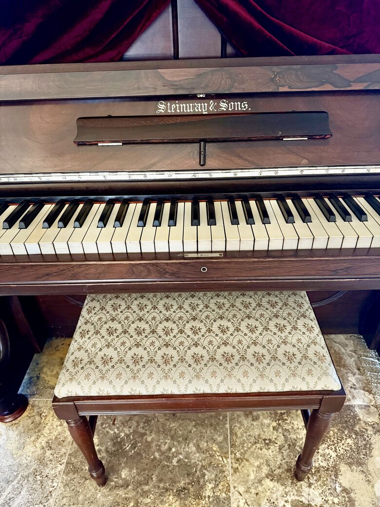 Rocky Waves Ocean Front Luxury Retreat - Brookings, Oregon