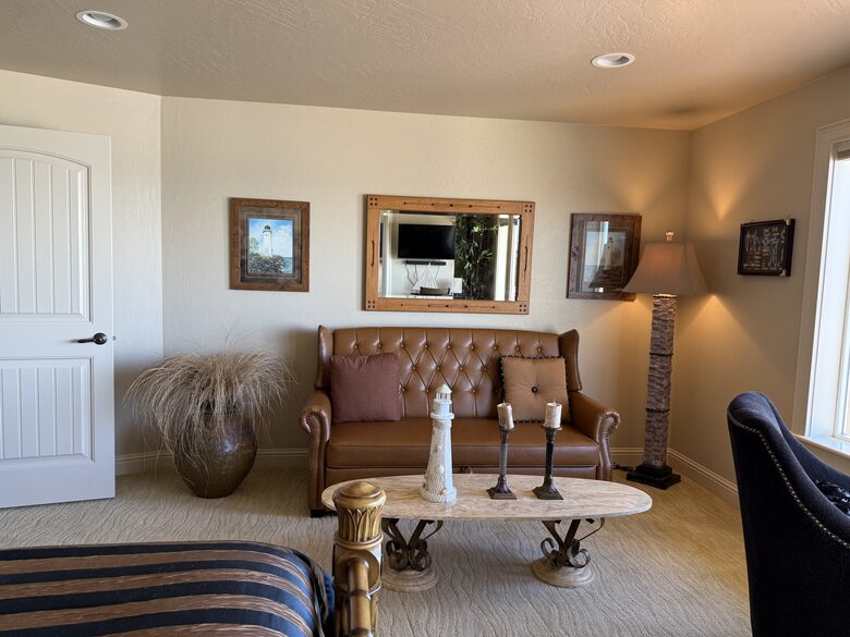 Rocky Waves Ocean Front Luxury Retreat - Brookings, Oregon