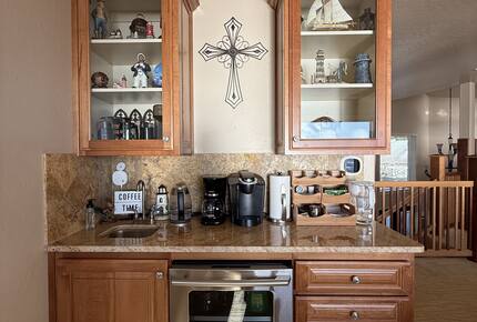 Rocky Waves Ocean Front Luxury Retreat - Brookings, Oregon