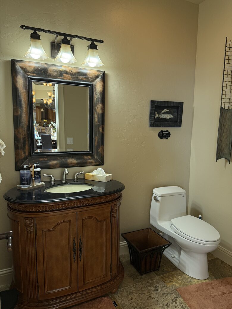 Rocky Waves Ocean Front Luxury Retreat - Brookings, Oregon