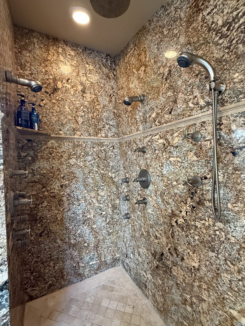 Rocky Waves Ocean Front Luxury Retreat - Brookings, Oregon