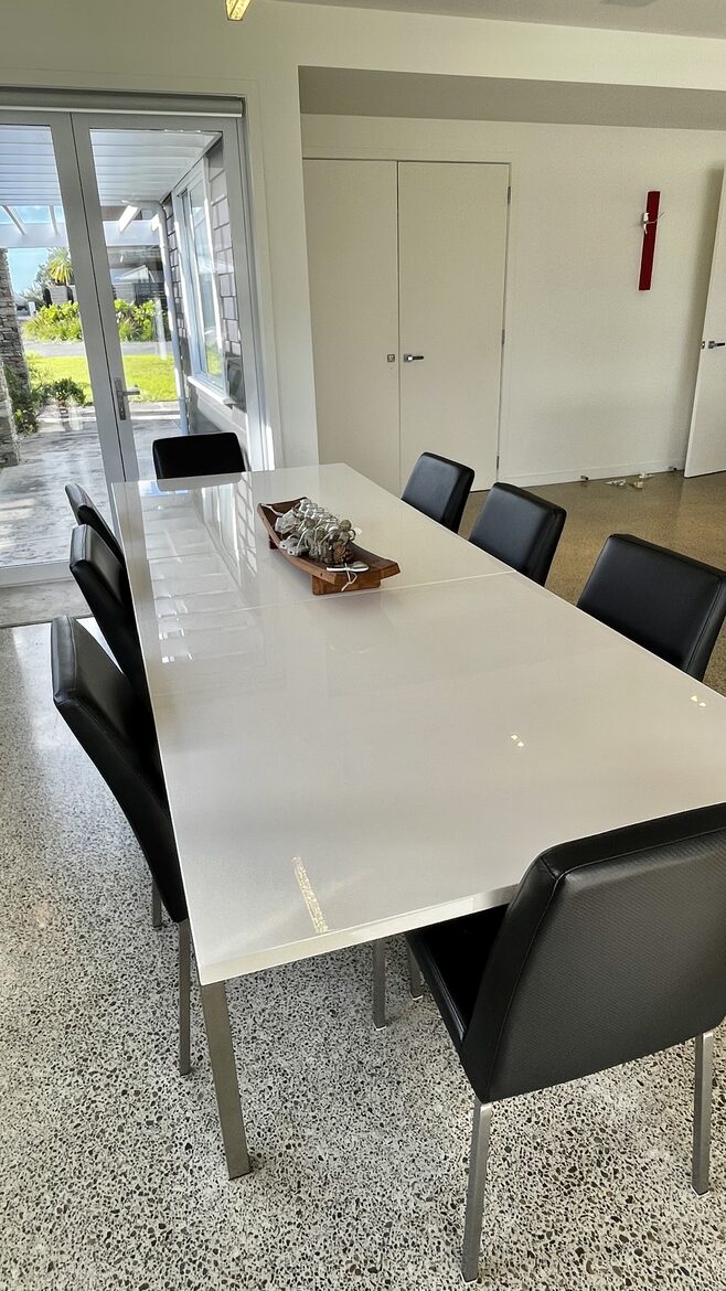 Sunlit Seaside Escape with Ocean Views - Omaha, New Zealand