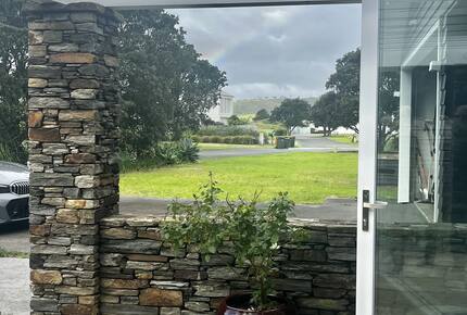 Sunlit Seaside Escape with Ocean Views - Omaha, New Zealand