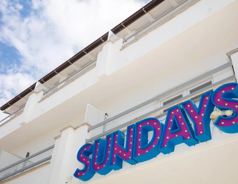 Bright & Airy Apartment Overlooking the Adriatic 2 - Novalja, Croatia