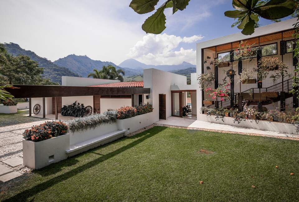 Luxury Jungle Haven with Infinity Views - Amaga, Colombia