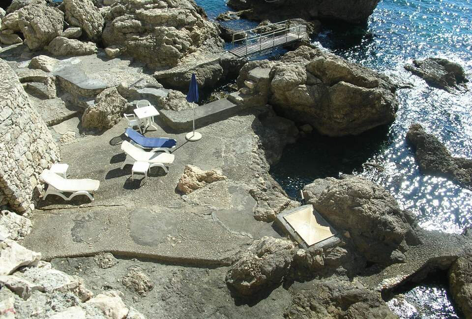 Elegant Taormina Retreat Overlooking Isola Bella - Taormina, Italy