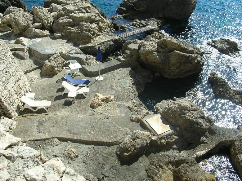 Elegant Taormina Retreat Overlooking Isola Bella - Taormina, Italy