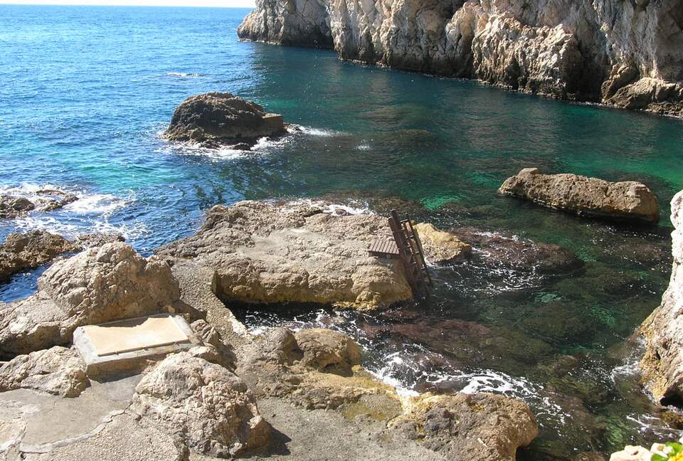 Elegant Taormina Retreat Overlooking Isola Bella - Taormina, Italy