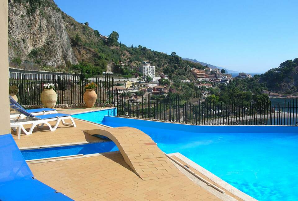 Elegant Taormina Retreat Overlooking Isola Bella - Taormina, Italy