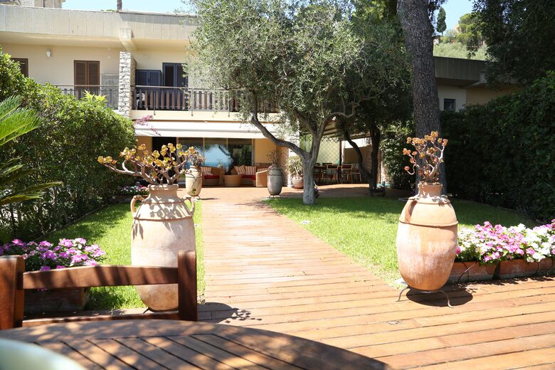 Elegant Taormina Retreat Overlooking Isola Bella - Taormina, Italy