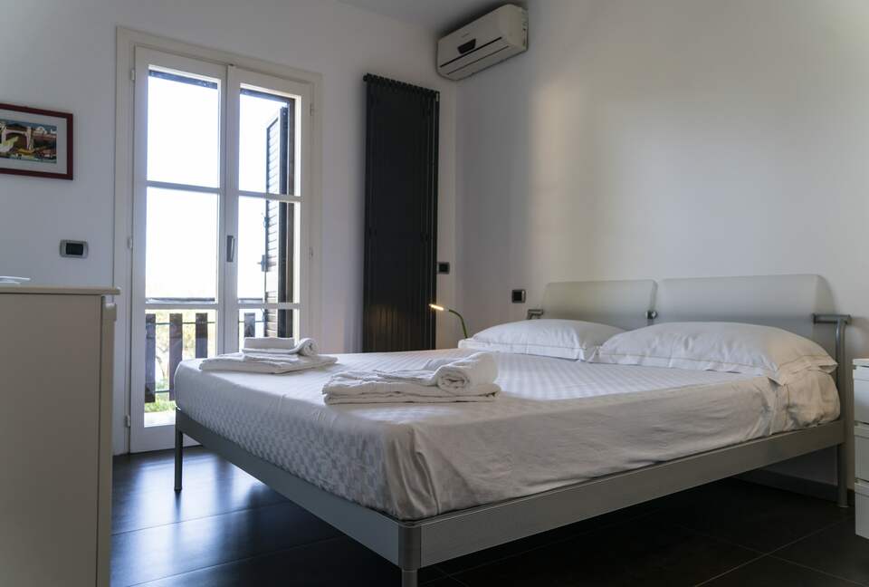 Elegant Taormina Retreat Overlooking Isola Bella - Taormina, Italy