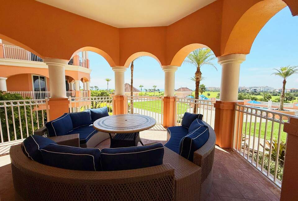 Exquisite Golf Resort Condo with Private Balcony - Palm Coast, Florida