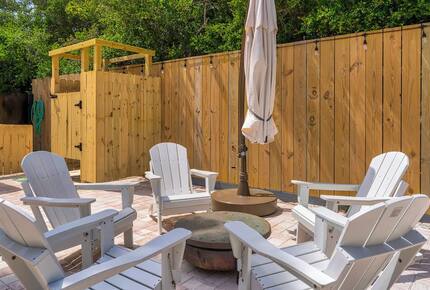 Classic 30A Escape with Private Pool & Yard - Santa Rosa Beach, Florida