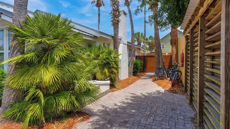 Classic 30A Escape with Private Pool & Yard - Santa Rosa Beach, Florida