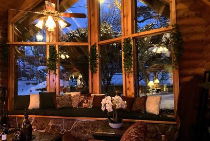 Splinter Shack Lodge | Charming Ski Log Cabin 20 minutes from Snowbasin! - Ogden, Utah