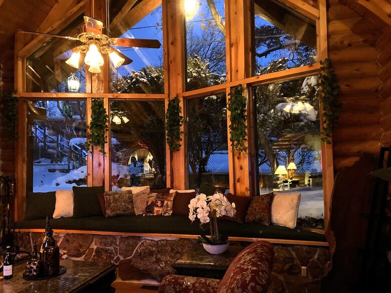 Splinter Shack Lodge | Charming Ski Log Cabin 20 minutes from Snowbasin! - Ogden, Utah
