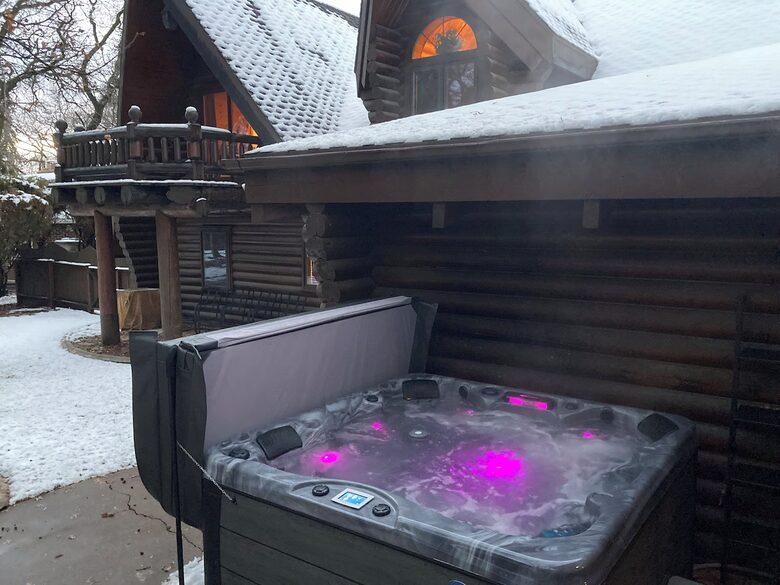 Splinter Shack Lodge | Charming Ski Log Cabin 20 minutes from Snowbasin! - Ogden, Utah