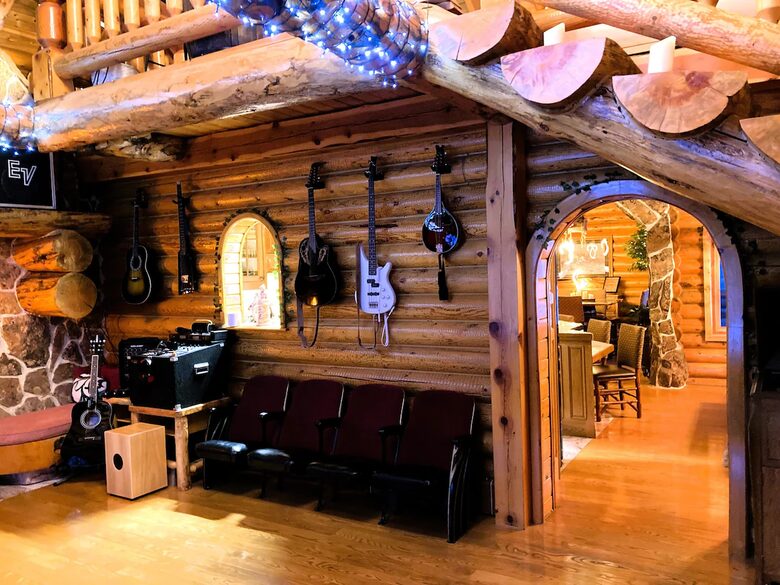 Splinter Shack Lodge | Charming Ski Log Cabin 20 minutes from Snowbasin! - Ogden, Utah
