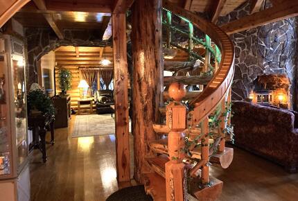 Splinter Shack Lodge | Charming Ski Log Cabin 20 minutes from Snowbasin! - Ogden, Utah