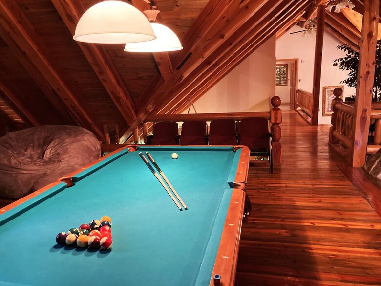 Splinter Shack Lodge | Charming Ski Log Cabin 20 minutes from Snowbasin! - Ogden, Utah