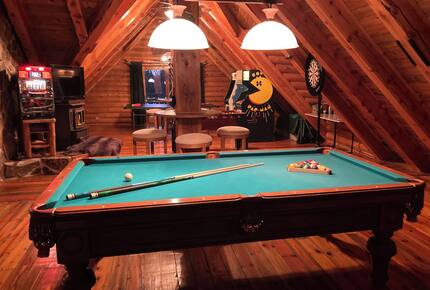 Splinter Shack Lodge | Charming Ski Log Cabin 20 minutes from Snowbasin! - Ogden, Utah