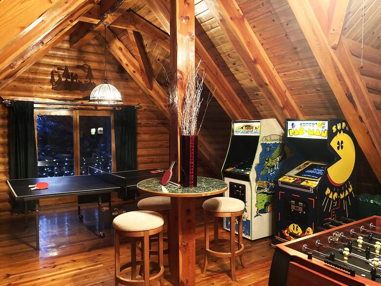 Splinter Shack Lodge | Charming Ski Log Cabin 20 minutes from Snowbasin! - Ogden, Utah