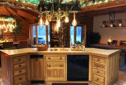 Splinter Shack Lodge | Charming Ski Log Cabin 20 minutes from Snowbasin! - Ogden, Utah