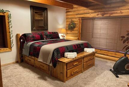 Splinter Shack Lodge | Charming Ski Log Cabin 20 minutes from Snowbasin! - Ogden, Utah