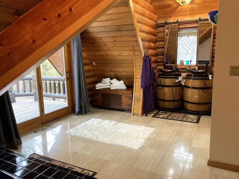 Splinter Shack Lodge | Charming Ski Log Cabin 20 minutes from Snowbasin! - Ogden, Utah