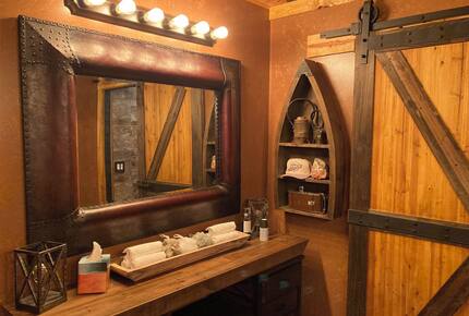 Splinter Shack Lodge | Charming Ski Log Cabin 20 minutes from Snowbasin! - Ogden, Utah