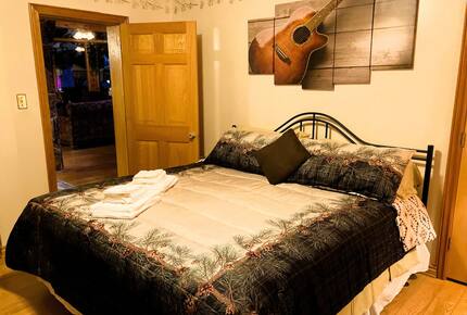 Splinter Shack Lodge | Charming Ski Log Cabin 20 minutes from Snowbasin! - Ogden, Utah
