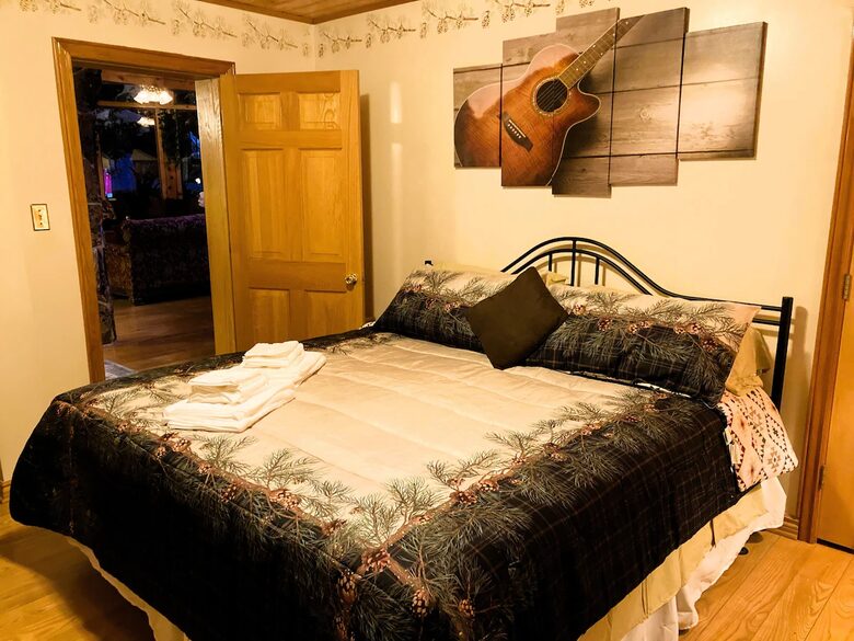Splinter Shack Lodge | Charming Ski Log Cabin 20 minutes from Snowbasin! - Ogden, Utah