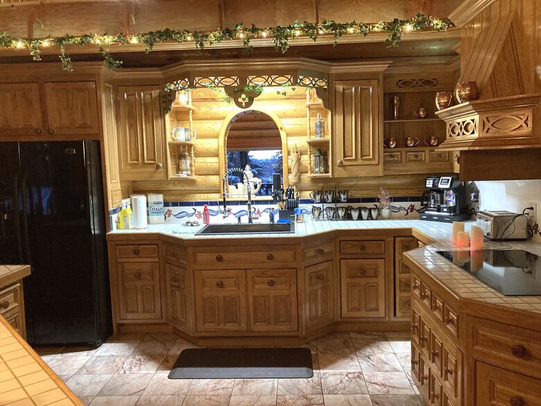 Splinter Shack Lodge | Charming Ski Log Cabin 20 minutes from Snowbasin! - Ogden, Utah