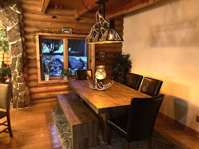 Splinter Shack Lodge | Charming Ski Log Cabin 20 minutes from Snowbasin! - Ogden, Utah