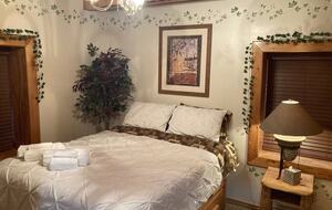 Splinter Shack Lodge | Charming Ski Log Cabin 20 minutes from Snowbasin! - Ogden, Utah