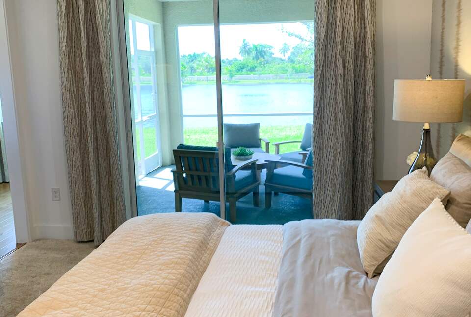 Relaxed Florida Living Near Downtown Naples - Naples, Florida